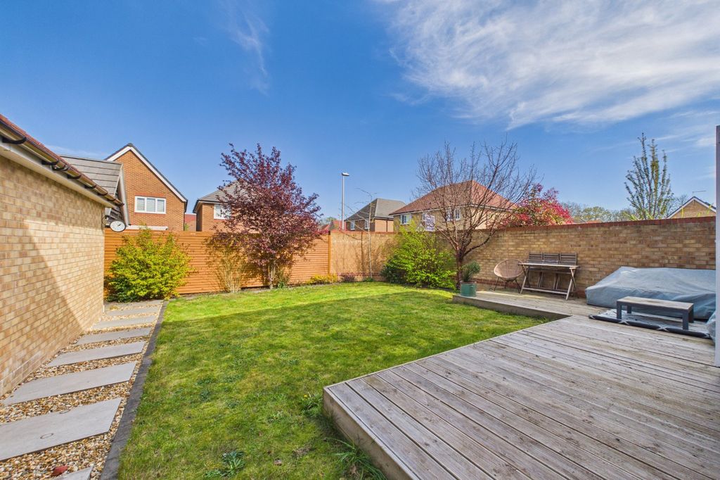 Additional image 14 of 4 bed detached house for saleAusten Grove, Arborfield Green, Reading, Berkshire RG2