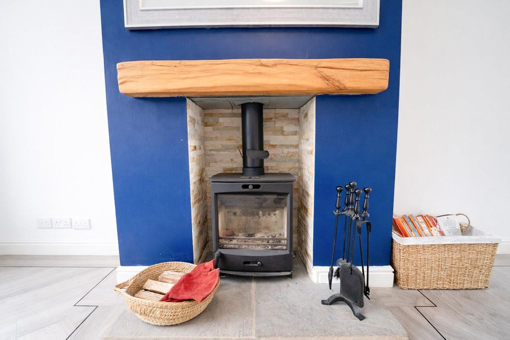 Property photo 3 of 14 2-5.Jpg