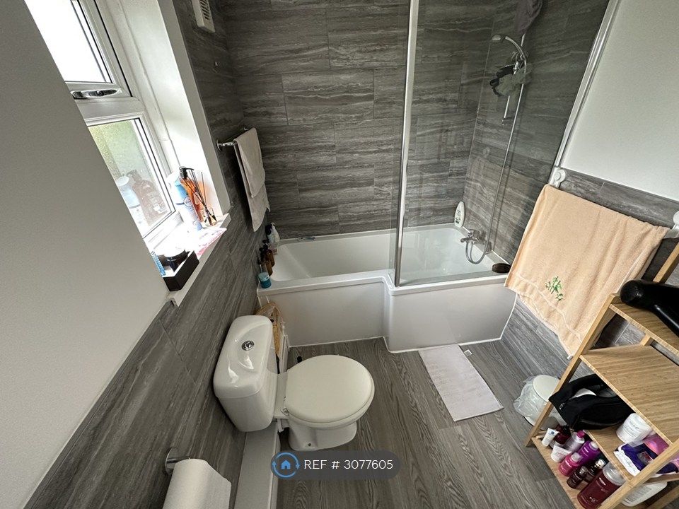 Property photo 2 of 8 Ff Bathroom Pic 1