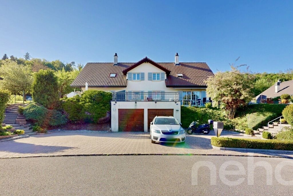 Property photo 2 of 12