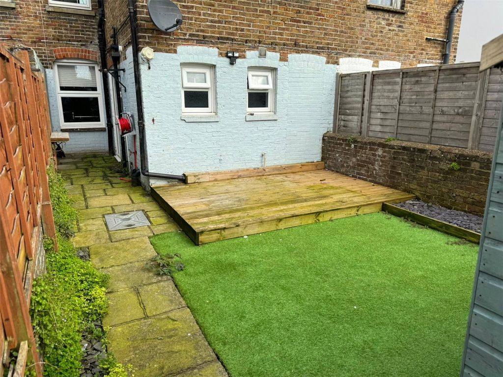 Property photo 3 of 6 Picture No. 05