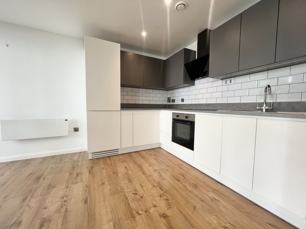 Property photo 3 of 6 Picture No. 11