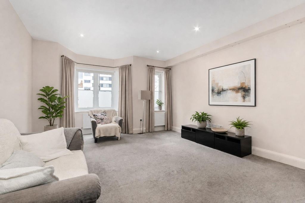 Property photo 1 of 6 Reception Room