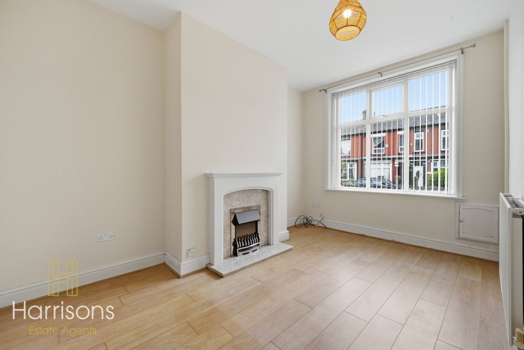 Property photo 2 of 22 5301095