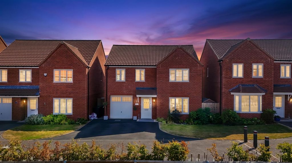 Property photo 2 of 30 Twilight 1 (1).Png