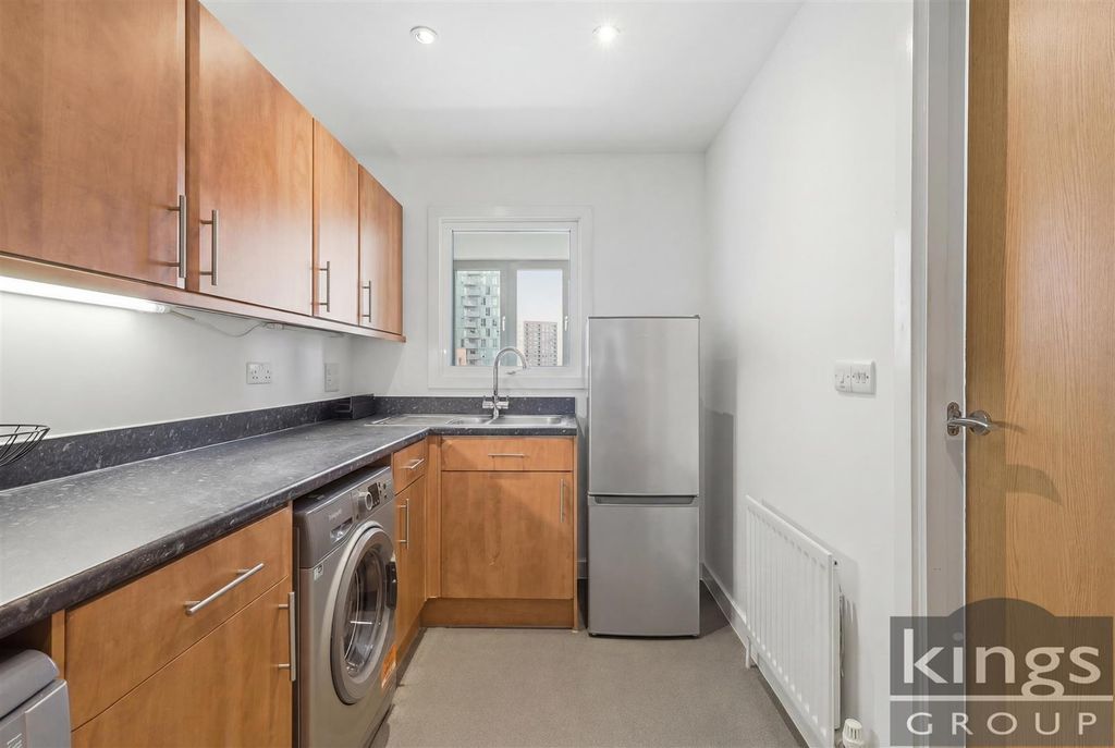 Property photo 2 of 20 Kitchen