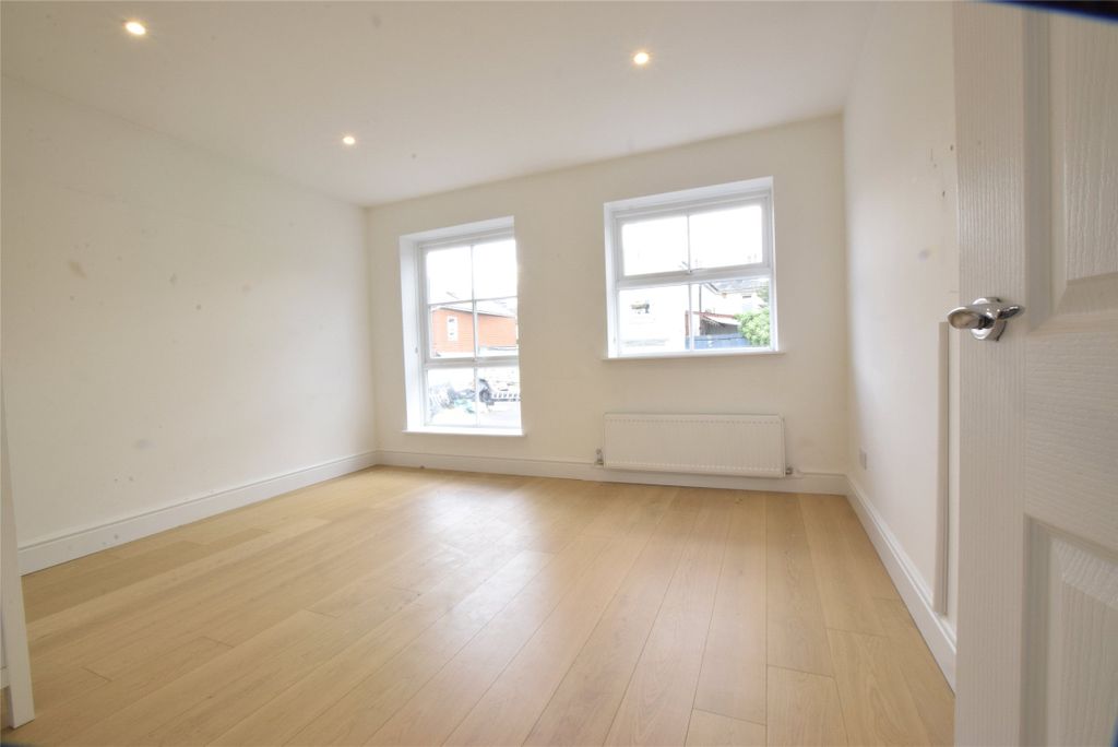 Property photo 3 of 7 Picture No. 02
