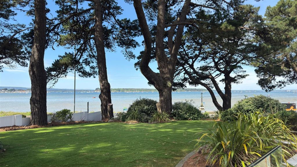 Property photo 2 of 14 Front - Shore