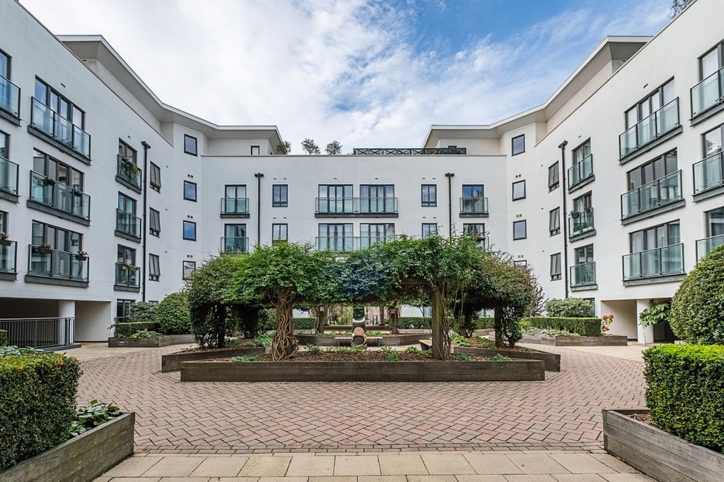 Property photo 1 of 10 42-Queen-Marys-Ho...