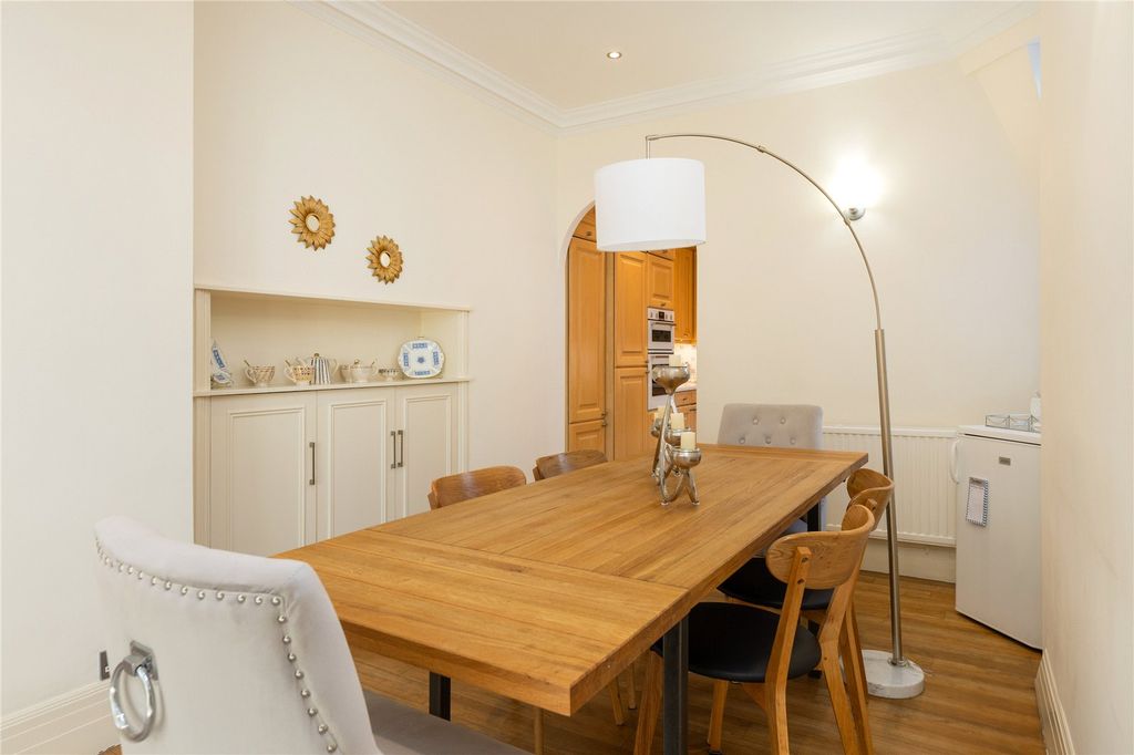 Property photo 3 of 31 A085i00000L942Faar_Lgo220337_45.Jpg