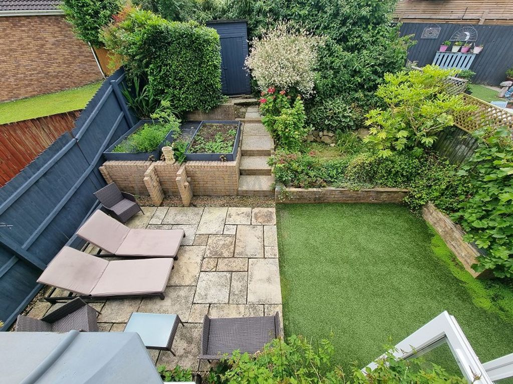 Property photo 2 of 34 Garden