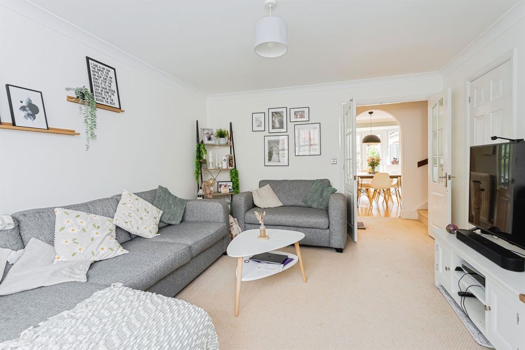Property photo 3 of 17
