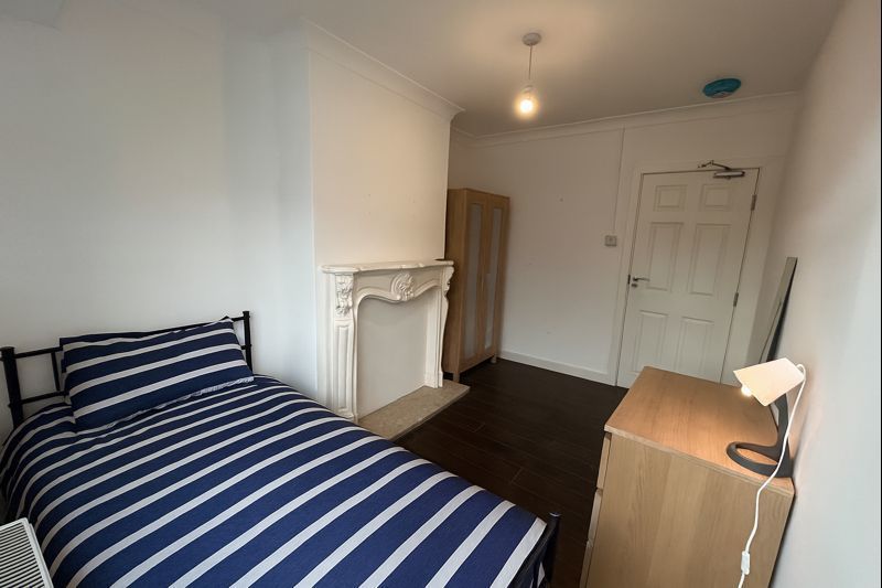 Property photo 1 of 10 Photo 11