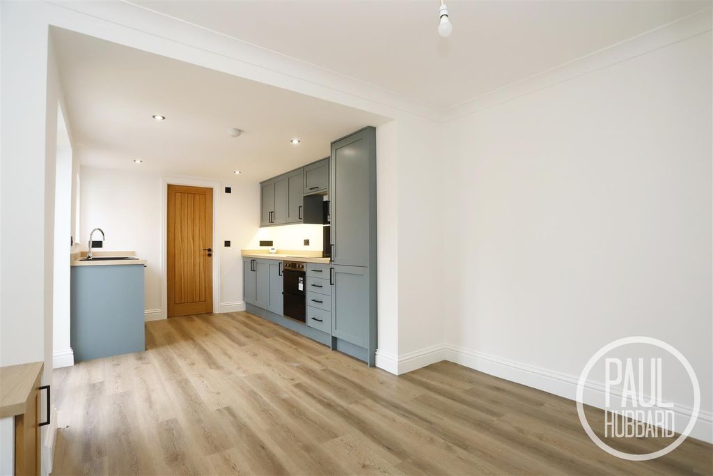 Property photo 2 of 18 Img_1563-2.Jpg