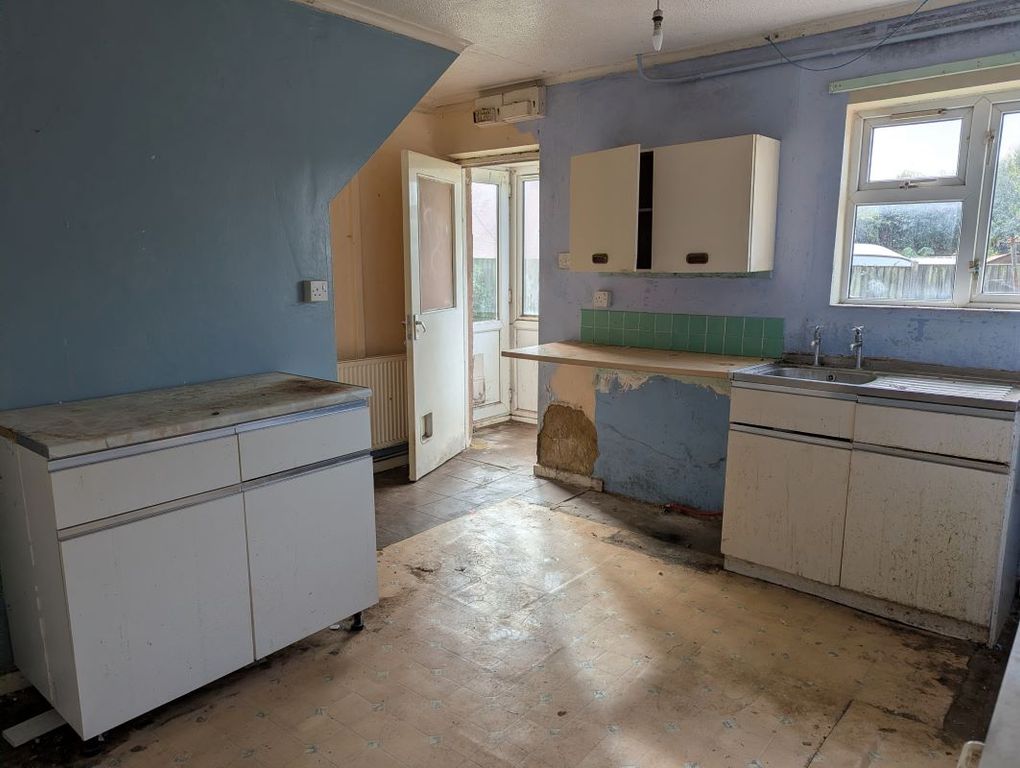 Property photo 3 of 11