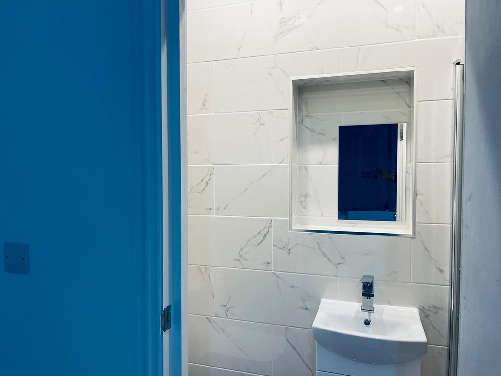 Property photo 2 of 5 Gallery