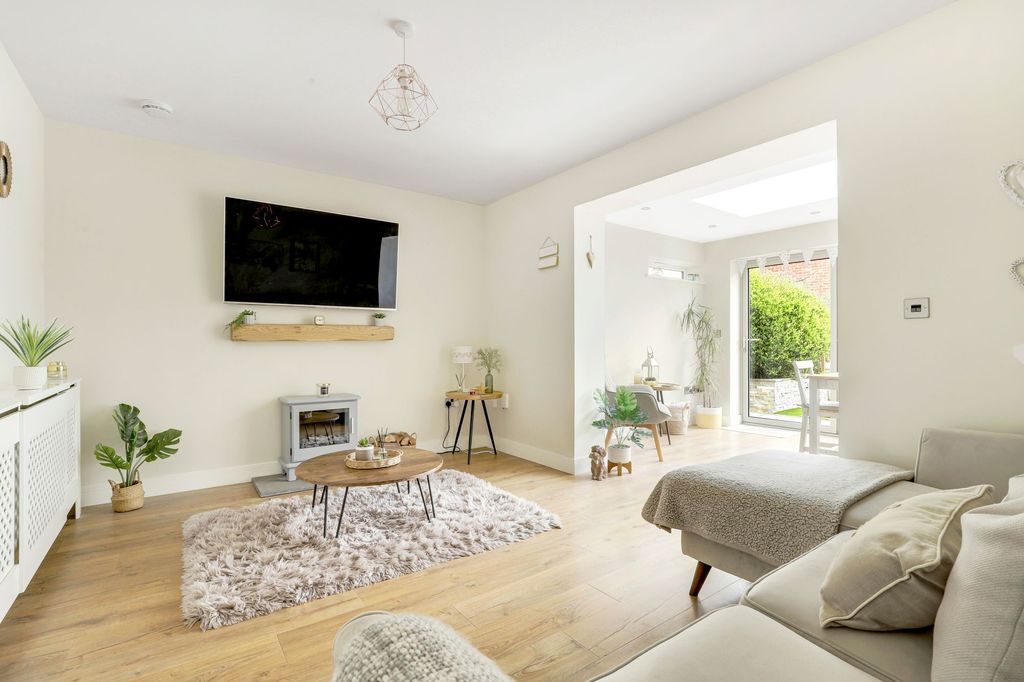 Property photo 3 of 17