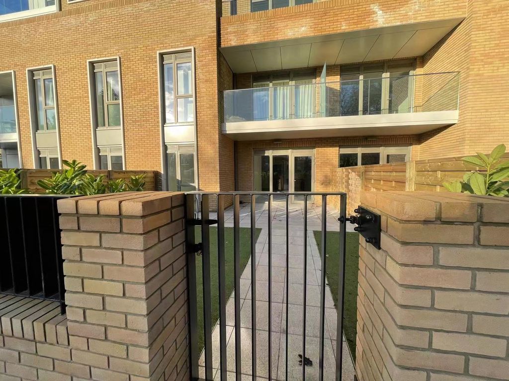 Property photo 1 of 8