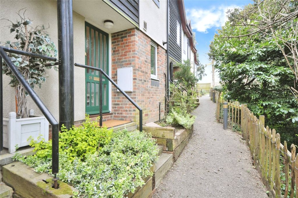 Property photo 1 of 8 External