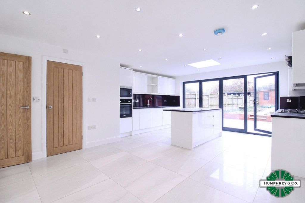 Property photo 1 of 9 Pbox-Img.Jpg