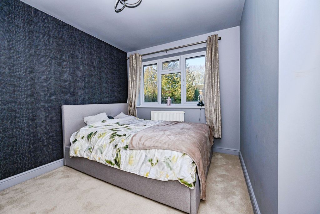 Property photo 3 of 12 Bedroom 1