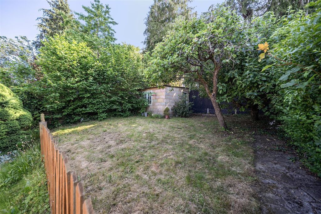 Property photo 3 of 23 Garden
