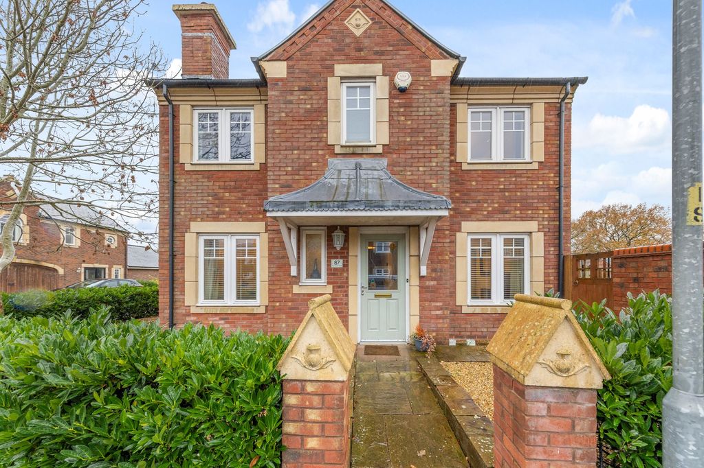 Property photo 1 of 28