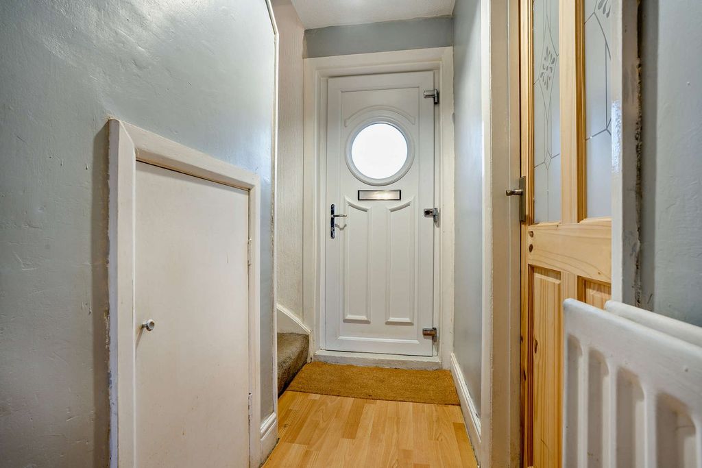 Property photo 2 of 24