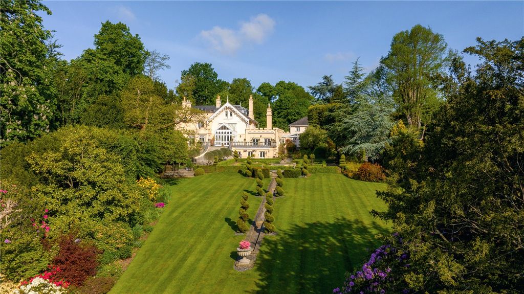 Property photo 1 of 30 Highwood Lodge