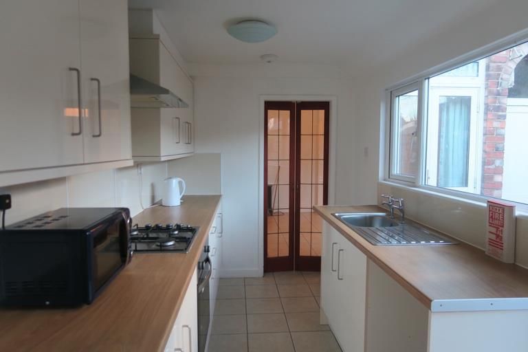 Property photo 3 of 15 Kitchen