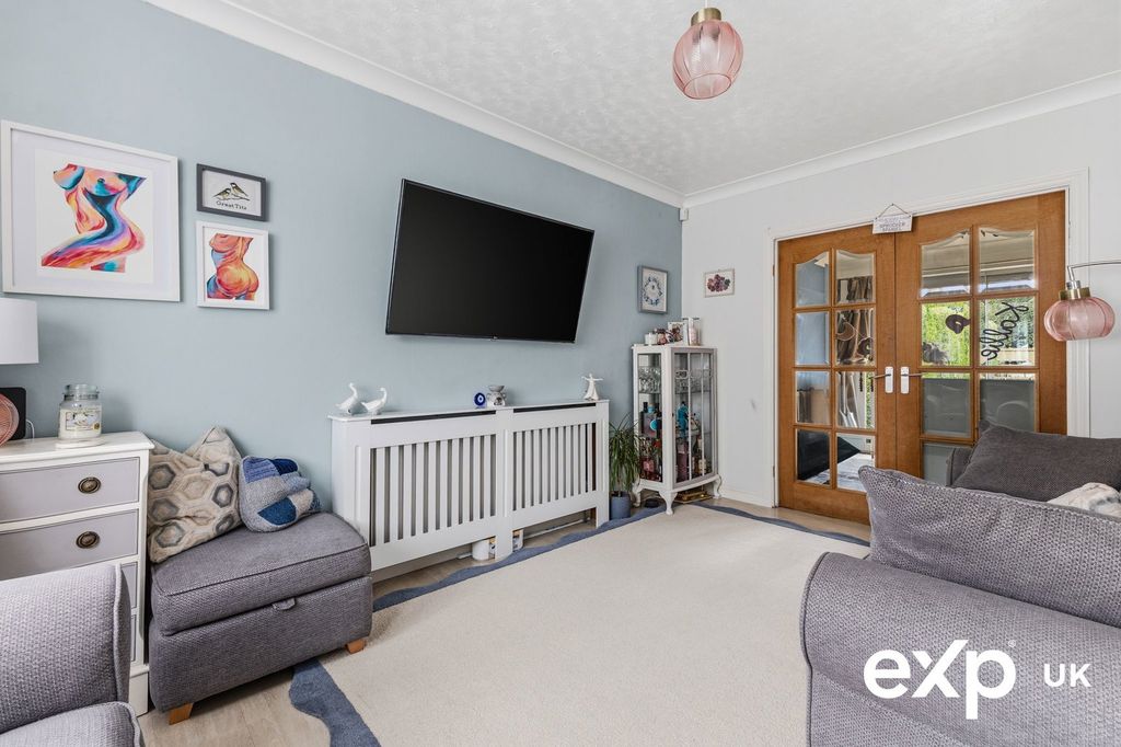 Property photo 3 of 21