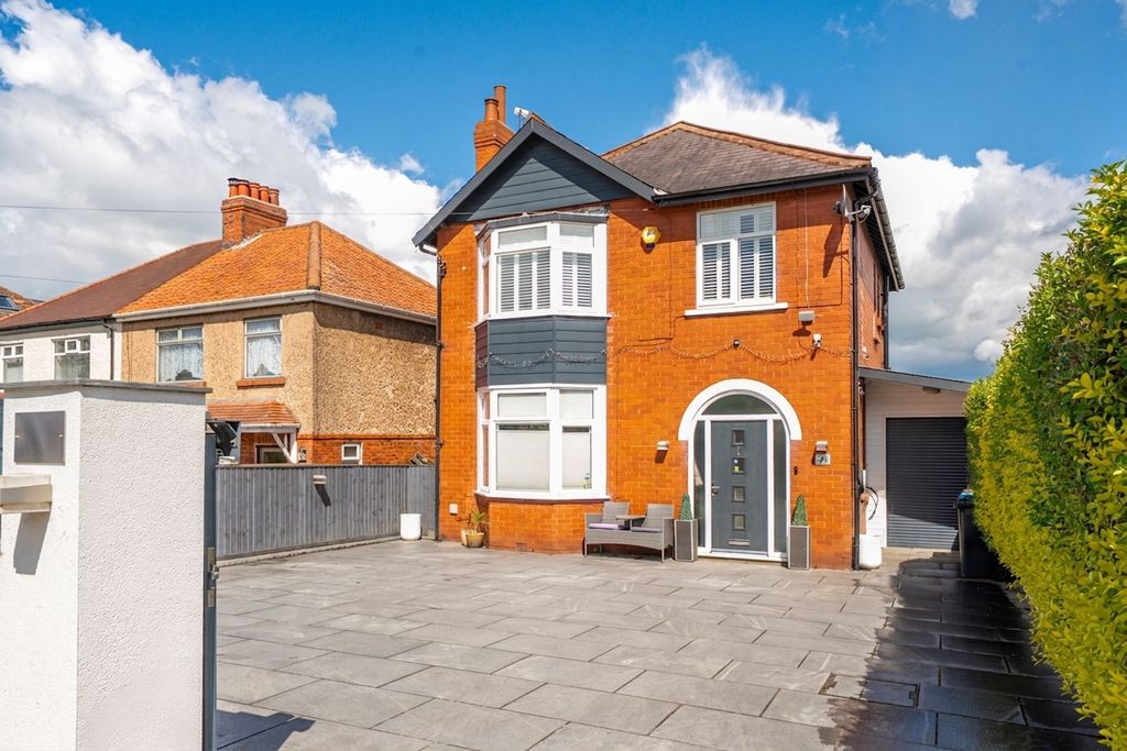 Property photo 1 of 36