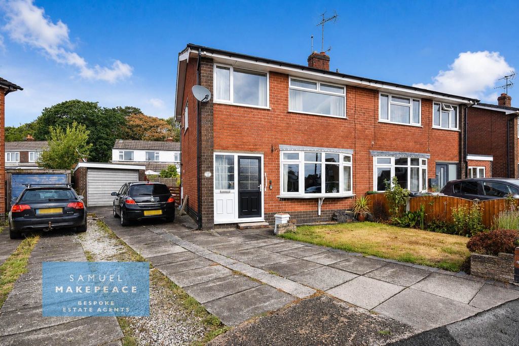 Property photo 1 of 14 Three Bedroom Semi Detached Property With Detached Garage