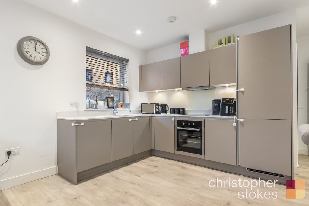 Property photo 3 of 16 4825396
