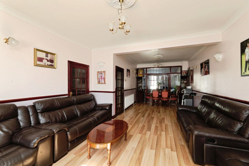 Property photo 3 of 19