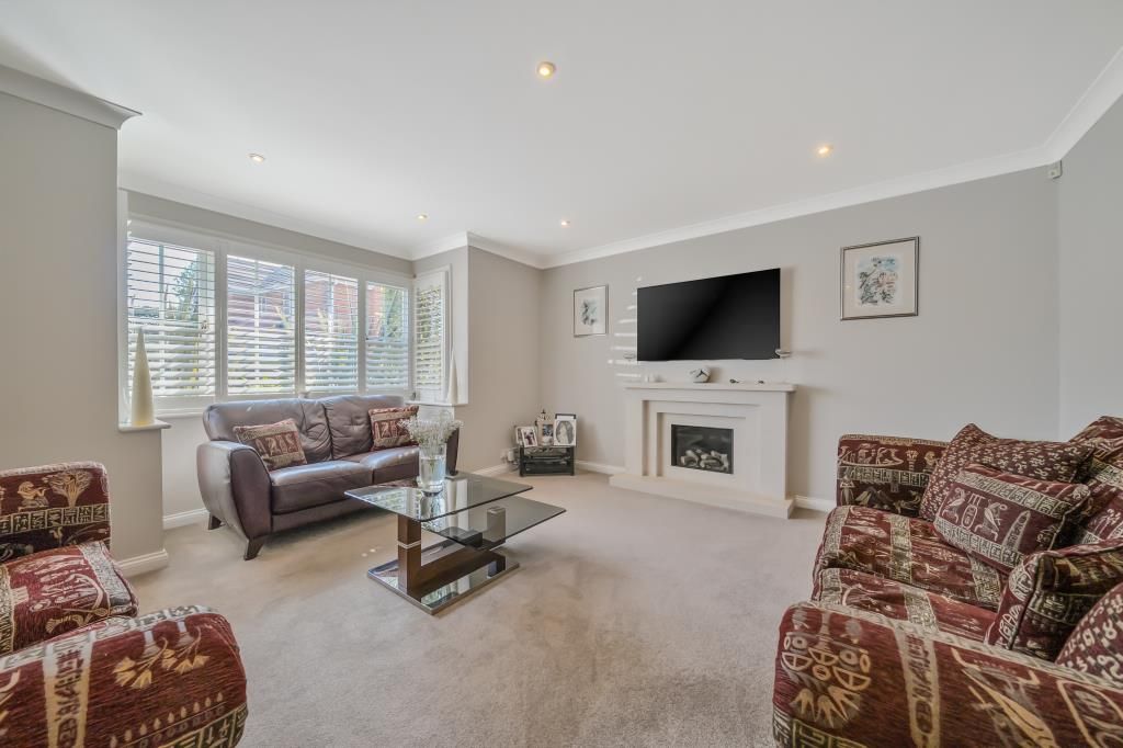 Property photo 2 of 20 Living Area