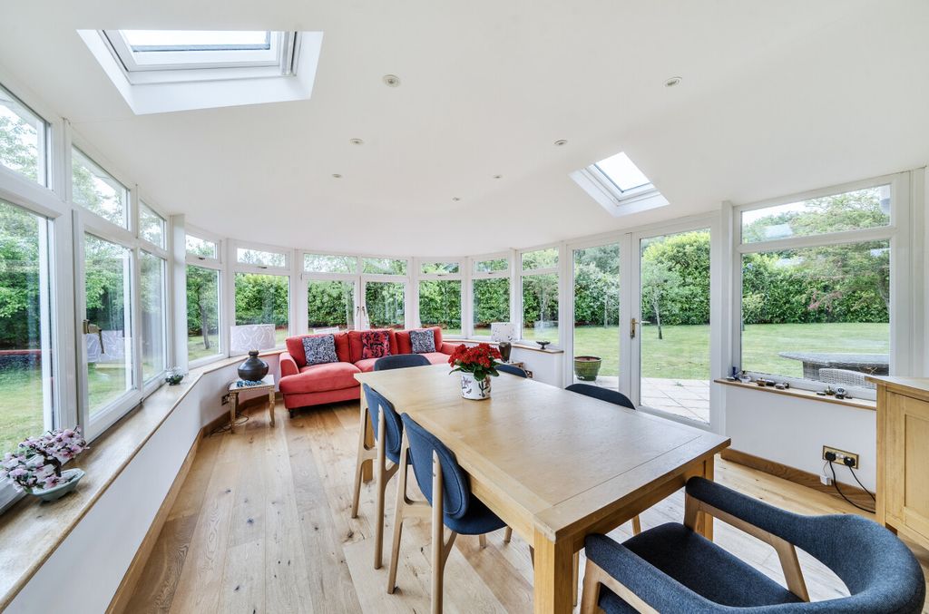 Property photo 2 of 21 Conservatory