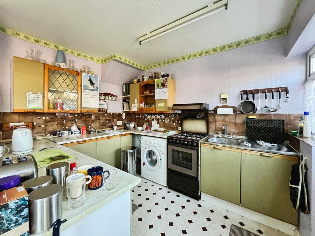 Property photo 2 of 14 4161036