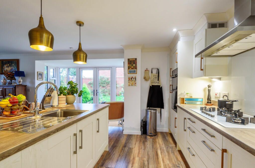 Property photo 2 of 16 Kitchen