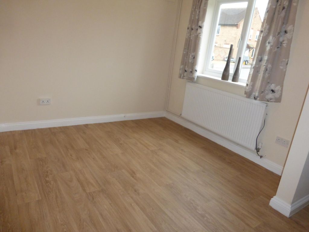 Property photo 3 of 5 Living Room