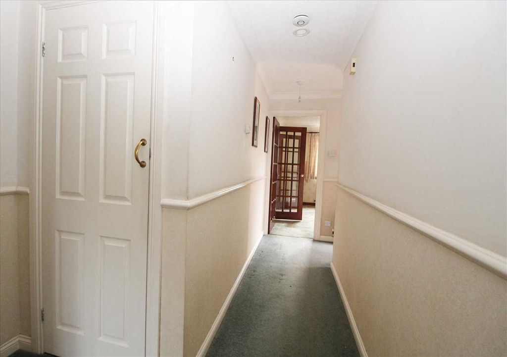 Property photo 2 of 13 Entrance Lobby