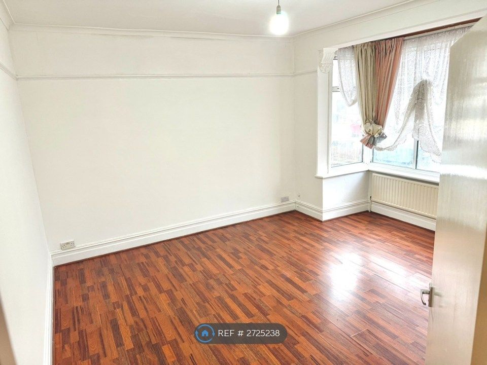 Property photo 2 of 9 Bedroom 1