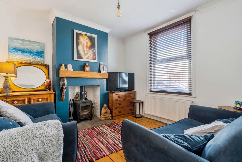 Property photo 2 of 20