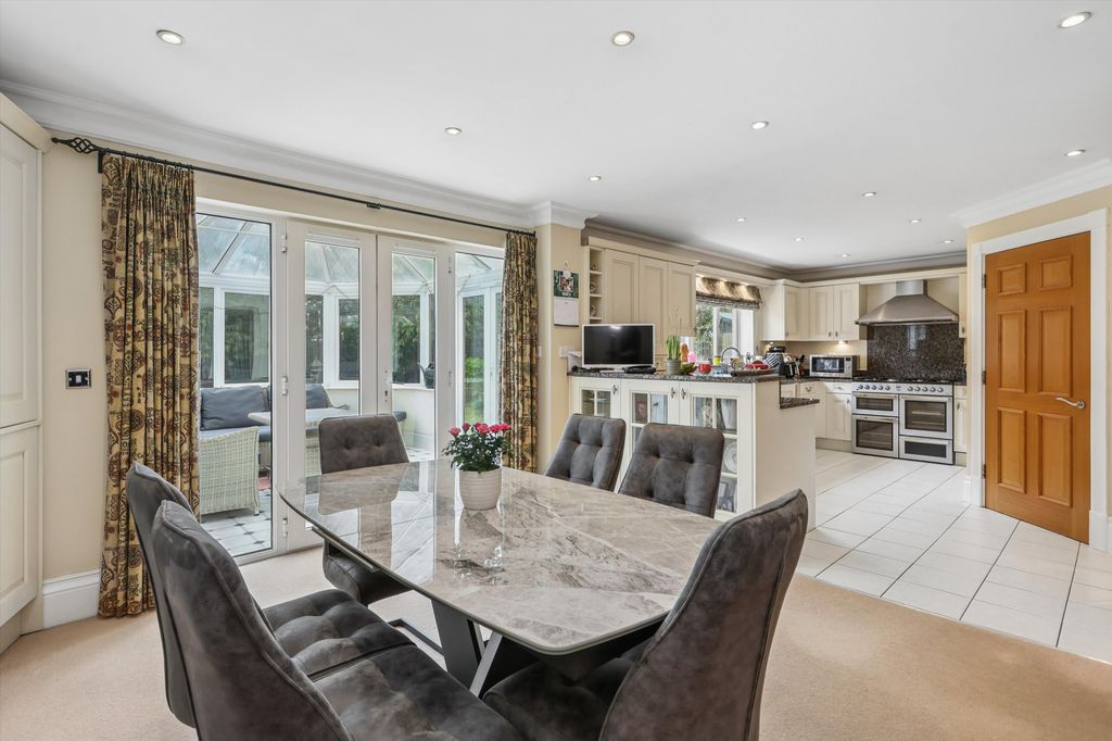 Property photo 3 of 16 Image