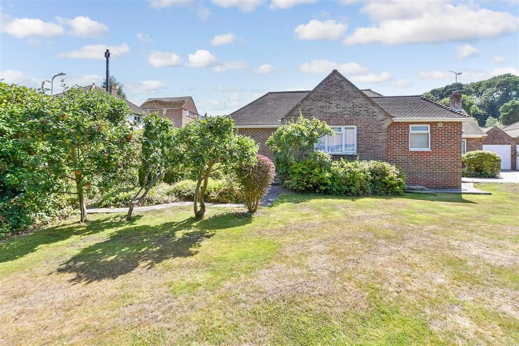 Property photo 1 of 18 Front Garden