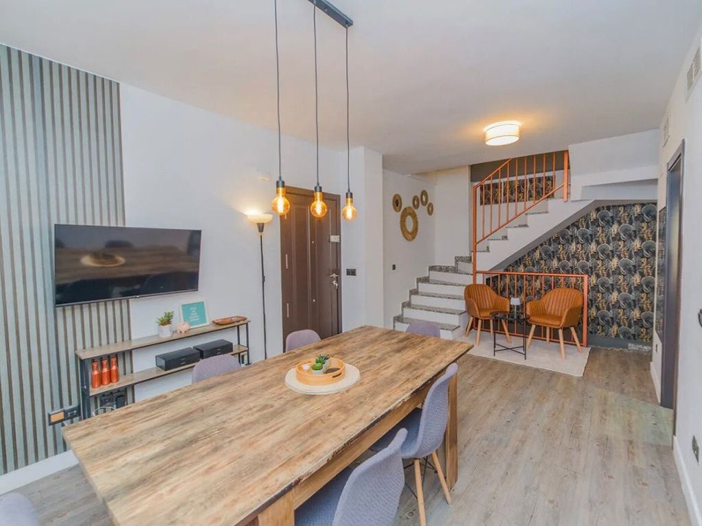 Property photo 1 of 17 Three-Level Flat With Lift And 3 Bedrooms | Alicante