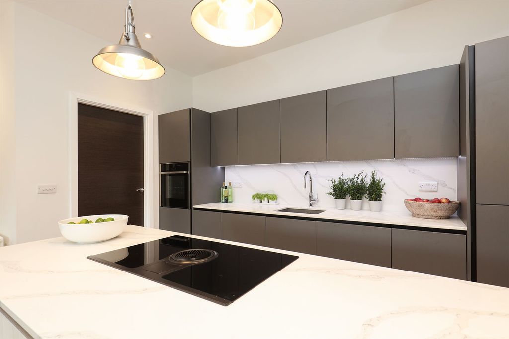 Property photo 1 of 26