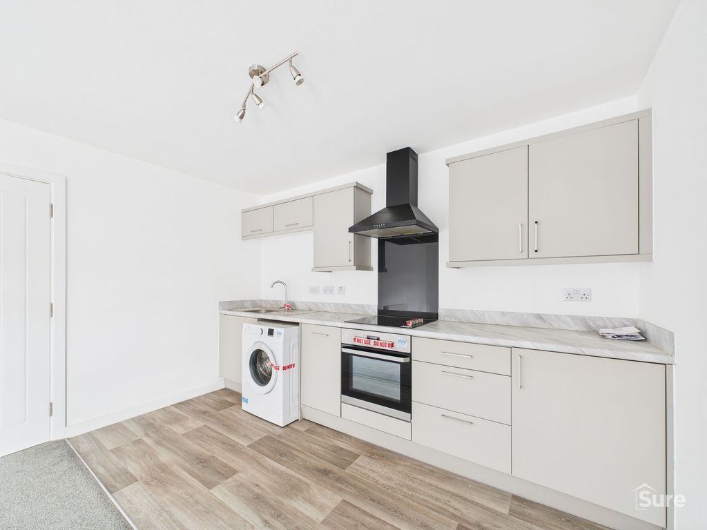 Property photo 3 of 11 Kitchen Area