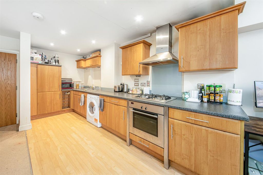 Property photo 2 of 6 1 George Kitchen.Jpg