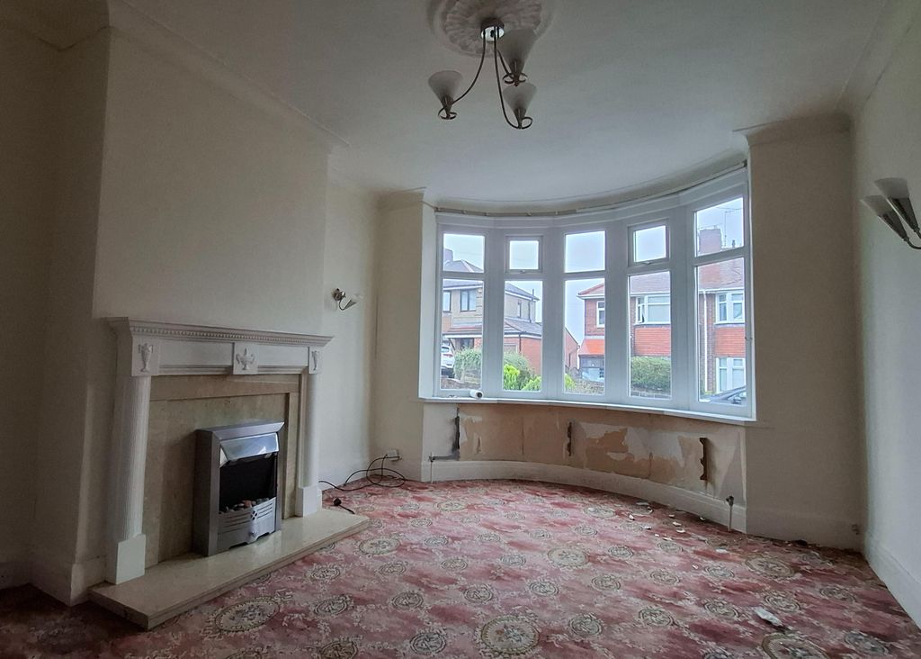 Property photo 3 of 9 20260830-Interior-6-9E0V3Zlznnkcctqg.Jpg